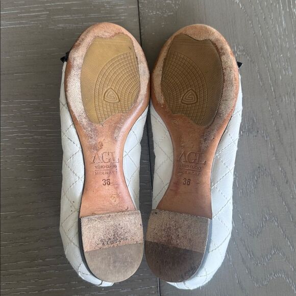 AGL VINTAGE Women's Black and White Leather Ballet Flats Gold Buckle Size 36 GUC - Picture 8 of 10